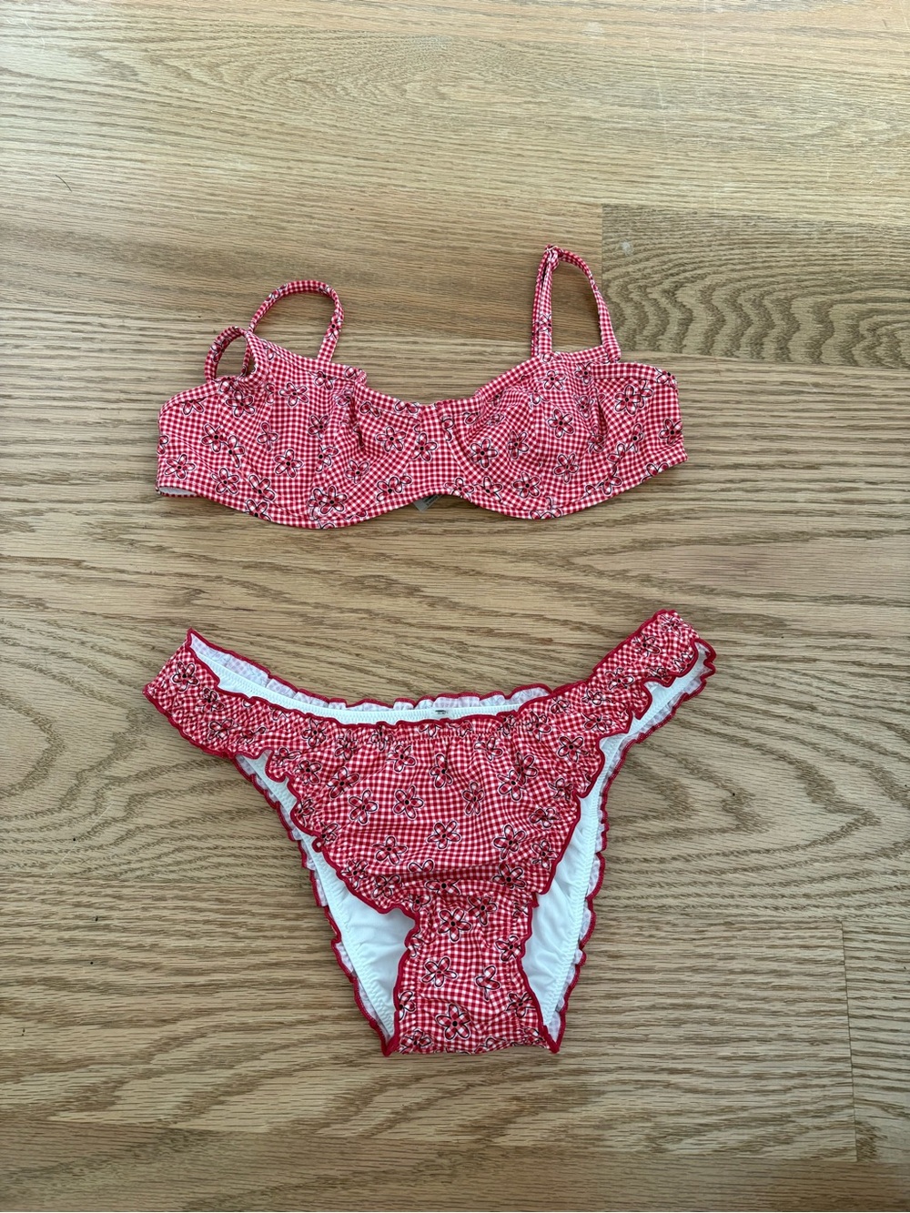 Frankie’s Bikinis set